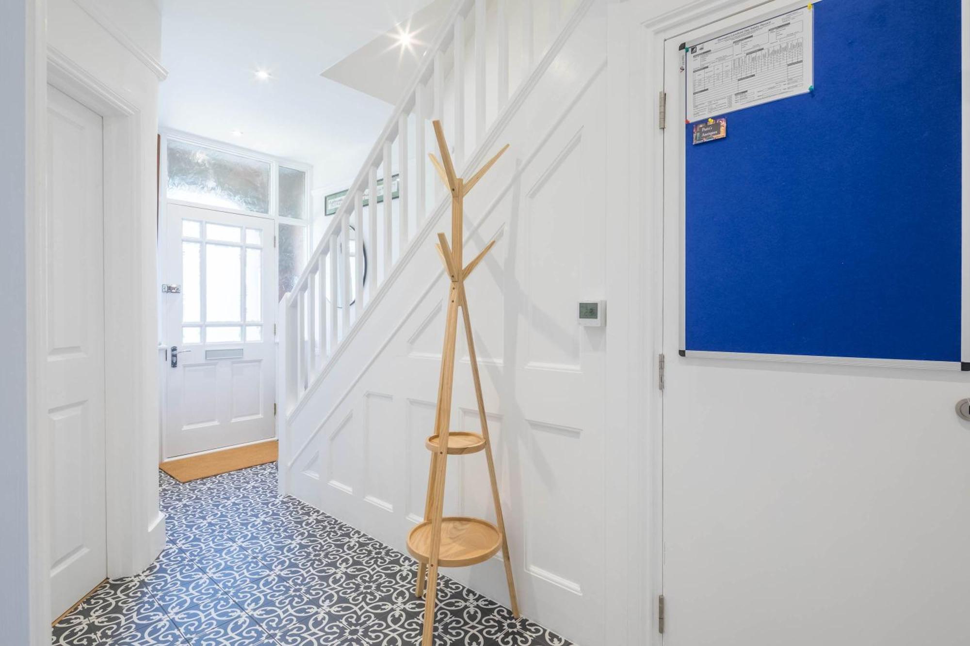 Modern 4-bedroom Detached In With Parking Rumah liburan Cambridge (Cambridgeshire)